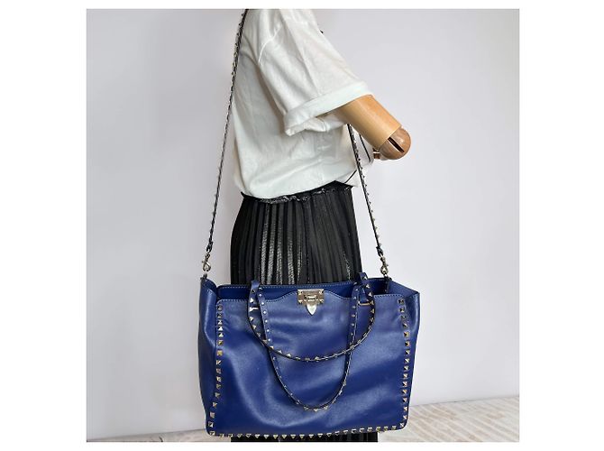 Valentino Garavani Borsa tote 2 in 1 in pelle di vitello Rockstud media blu - vista 2