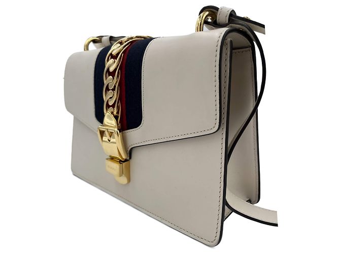 Gucci Bolsa de flap em couro de bezerro Small Sylvie em couro com alça de ombro em web destacável. Off-white Fora de branco - vista 5
