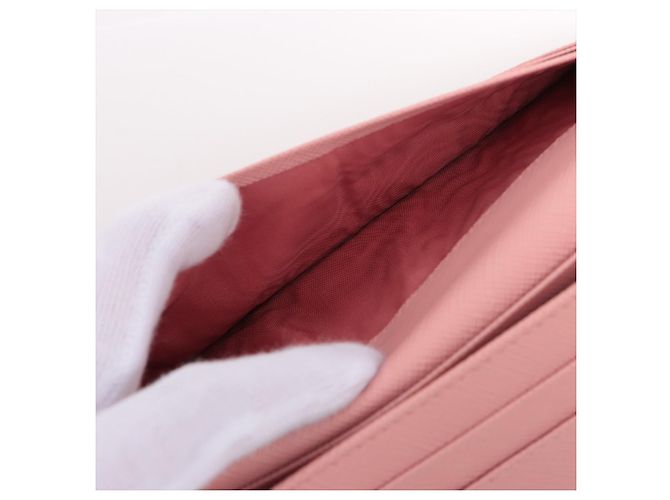 Prada Cartera Larga de Cuero Saffiano Rosa - vista 11