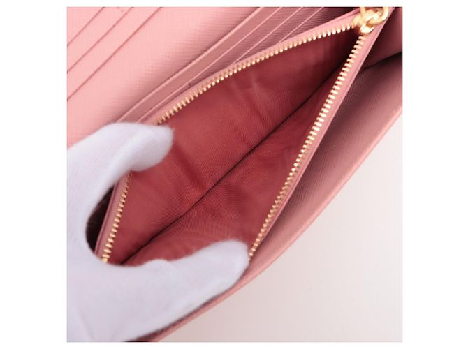 Prada Cartera Larga de Cuero Saffiano Rosa - vista 13