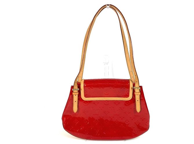 Borsa Skein Bay GM in Monogram Vernis di Louis Vuitton Rosso - vista 2