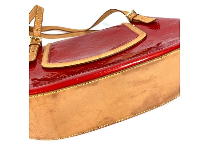 Borsa Skein Bay GM in Monogram Vernis di Louis Vuitton Rosso - vista 5
