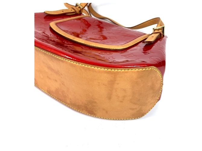 Borsa Skein Bay GM in Monogram Vernis di Louis Vuitton Rosso - vista 6