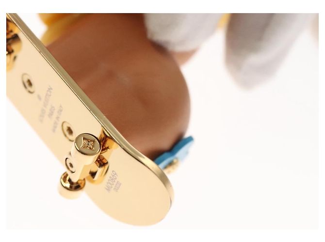 LOUIS VUITTON Petula Skate Charm Metall Gelb M00869 LV Auth 115991S - Ansicht 16