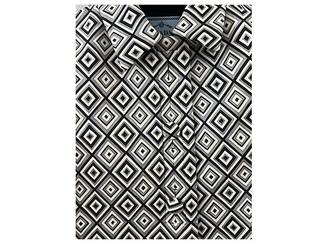 Prada Conjunto Preto e Branco - vista 5