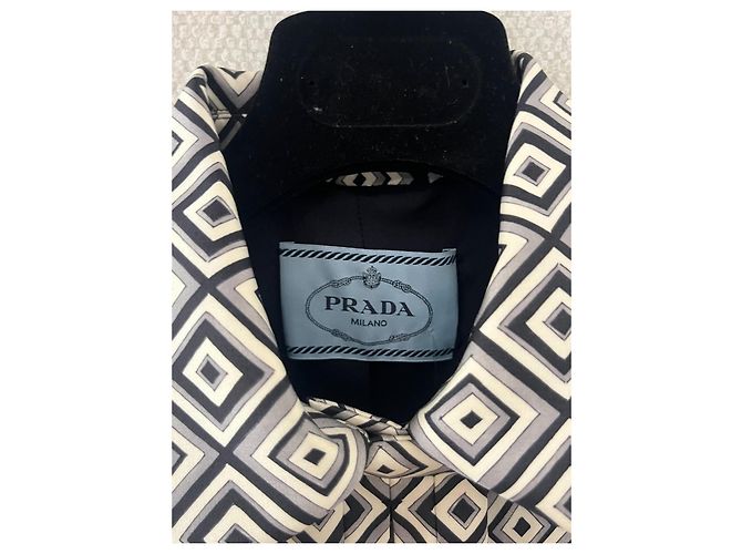 Prada Conjunto Preto e Branco - vista 6