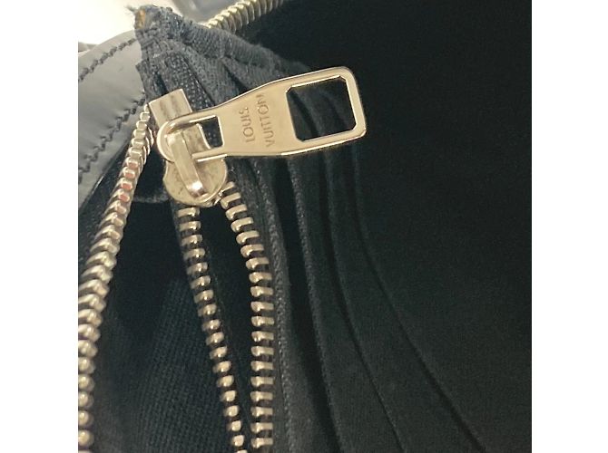 Pochette Hoche Epi Louis Vuitton Noir - vue 15