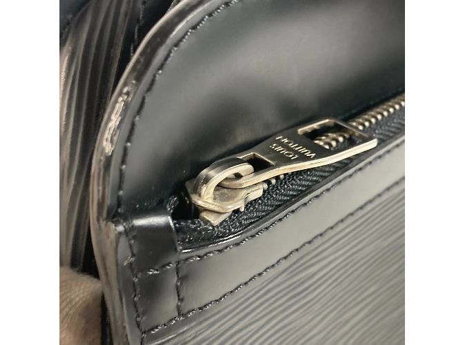 Pochette Hoche Epi Louis Vuitton Noir - vue 7