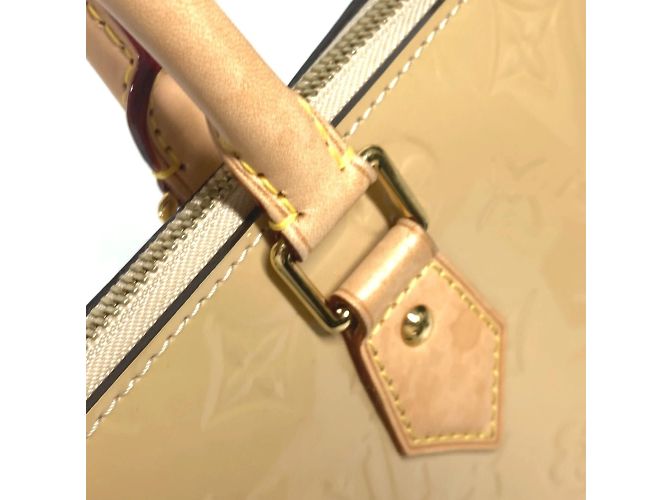 Borsa Montebello PM in Monogram Vernis Louis Vuitton Beige - vista 8