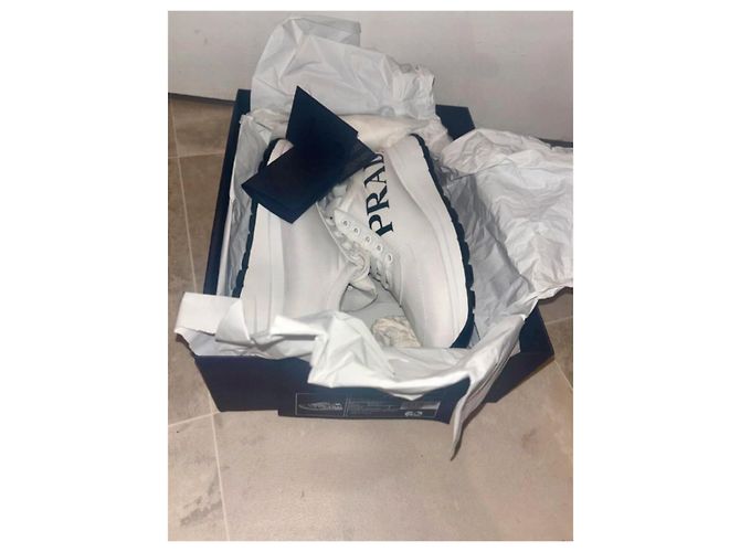 Sneakers Prada in nylon bianco - vista 3