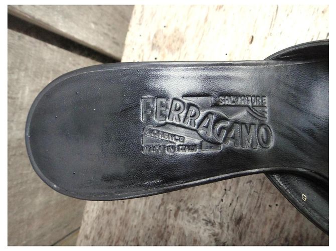 Mule Fibula Salvatore Ferragamo in pelle nera Nero - vista 9