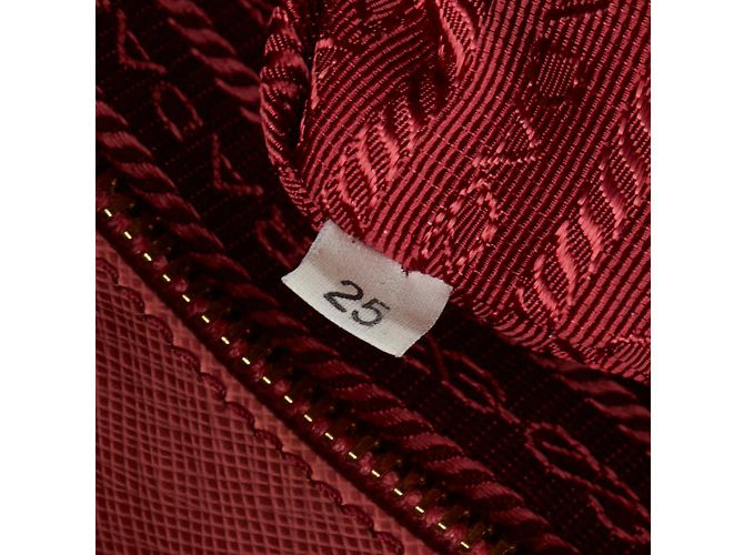 Saffiano Prada Triangle Plate Galleria Handtasche - Ansicht 14