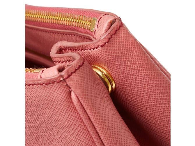 Saffiano Prada Triangle Plate Galleria Handtasche - Ansicht 8