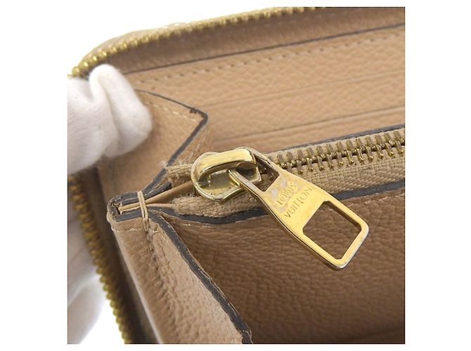 Cartera Larga Monogram Empreinte Louis Vuitton Beige - vista 9