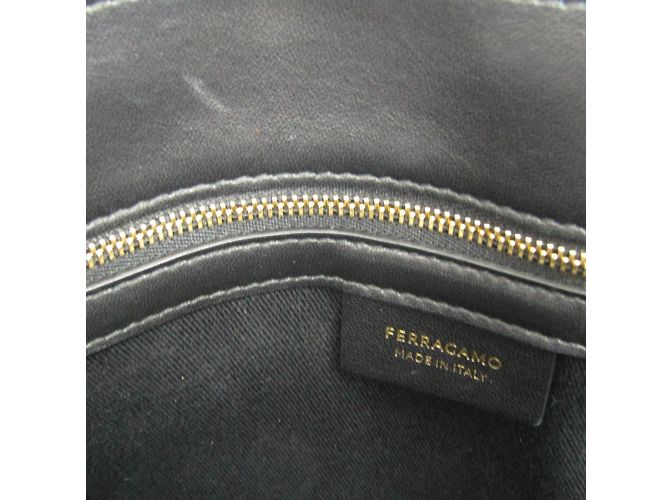 Schwarze Canvas-Tote von Salvatore Ferragamo - Ansicht 11