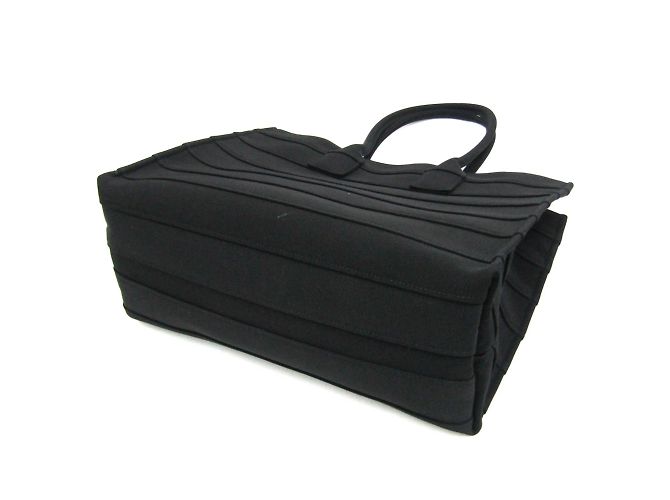 Schwarze Canvas-Tote von Salvatore Ferragamo - Ansicht 2