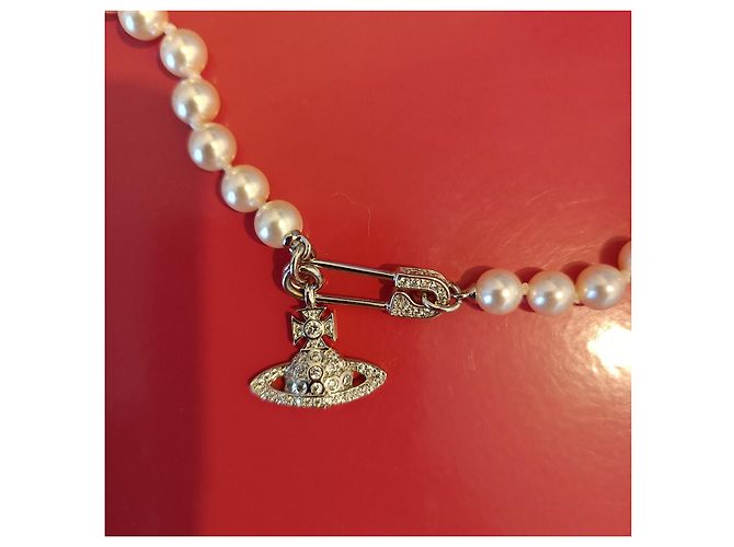 Collana di perle Lucrèce di Vivienne Westwood - vista 3