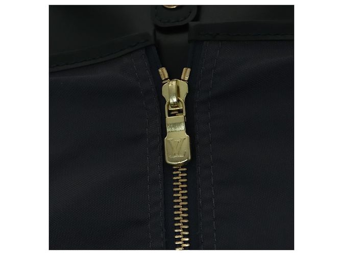 LOUIS VUITTON Taiga Bering Capa de Vestuário Épicea M30134 LV Auth MX119 - vista 10