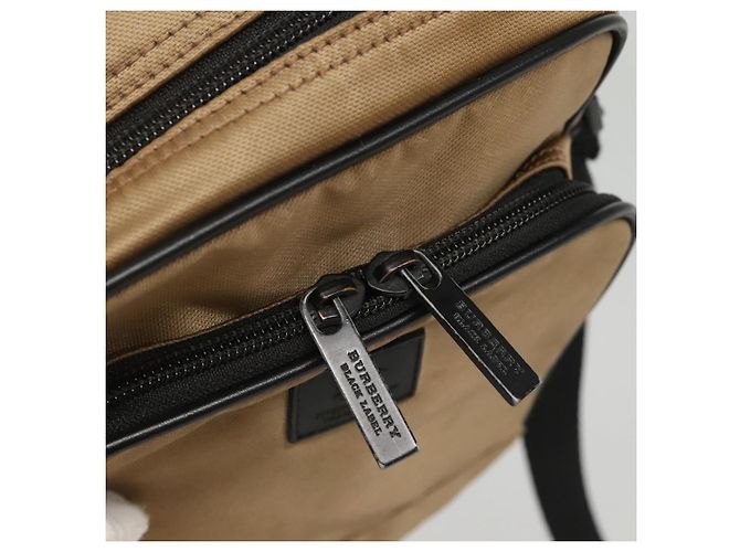 Borsa a spalla in nylon beige Burberry Black label Auth bs24395 - vista 18