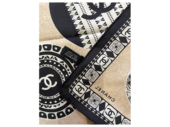 Foulard CHANEL T. Seta Beige - vista 4