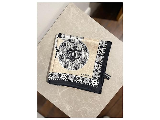 Foulard CHANEL T. Seta Beige - vista 7