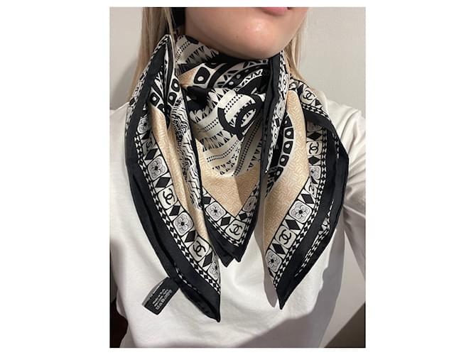 Foulard CHANEL T. Seta Beige - vista 8