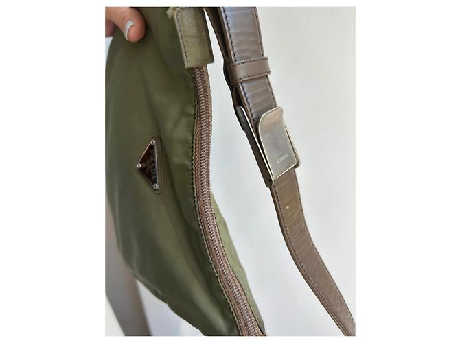 Prada Vintage Nylon Schultertasche - Grün - Ansicht 15