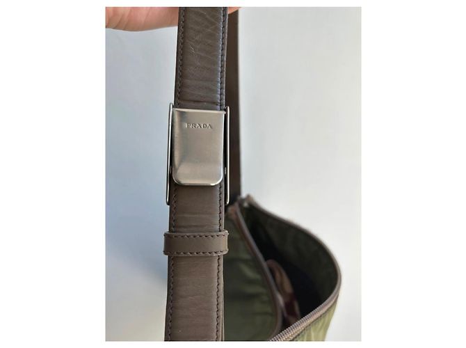 Prada Vintage Nylon Schultertasche - Grün - Ansicht 5