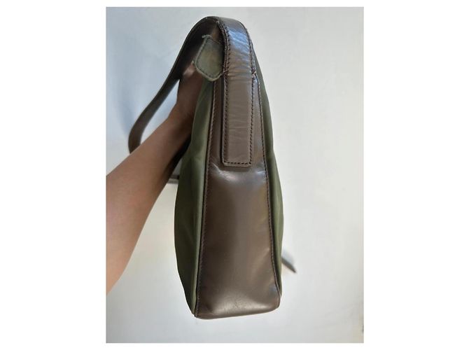 Prada Vintage Nylon Schultertasche - Grün - Ansicht 6