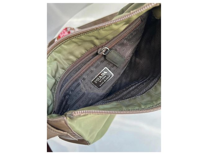 Prada Vintage Nylon Schultertasche - Grün - Ansicht 9