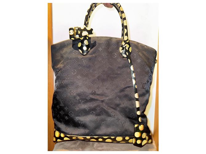 Louis Vuitton x Yayoi Kusama Lockit Vertical MM Nero - vista 2