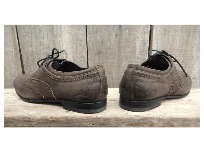 Richelieu Prada en cuir marron - vue 3