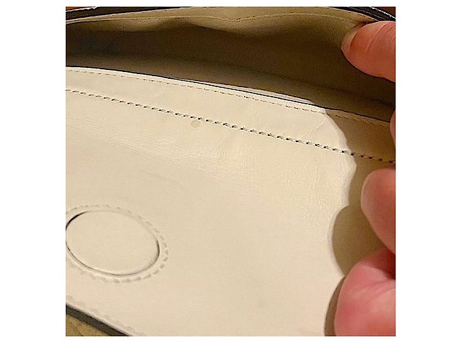 Authentische Gucci Pre-Fall '23 Weiße Leder Jumbo GG Gürteltasche - Ansicht 7