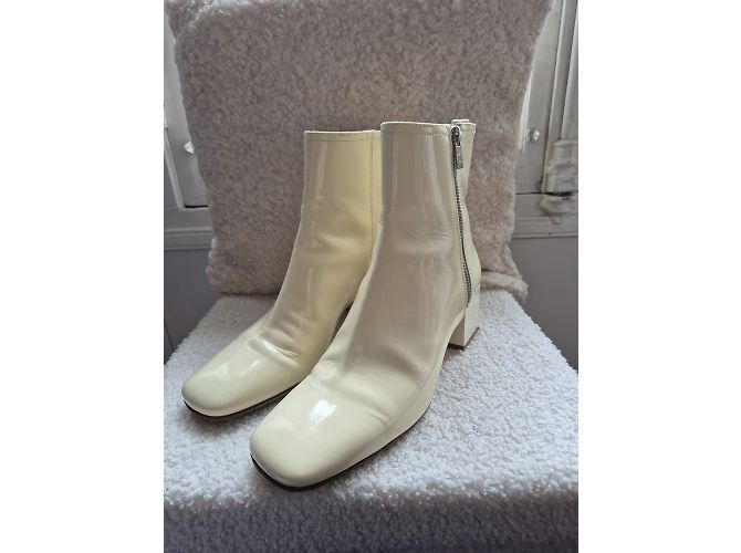 Bruno Magli Lackleder-Stiefeletten, Größe 39, AGL - Ansicht 2