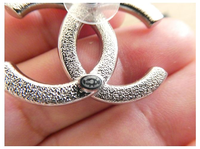 neue Chanel-Ohrringe mit einer Chanel-Box Silber - Ansicht 5