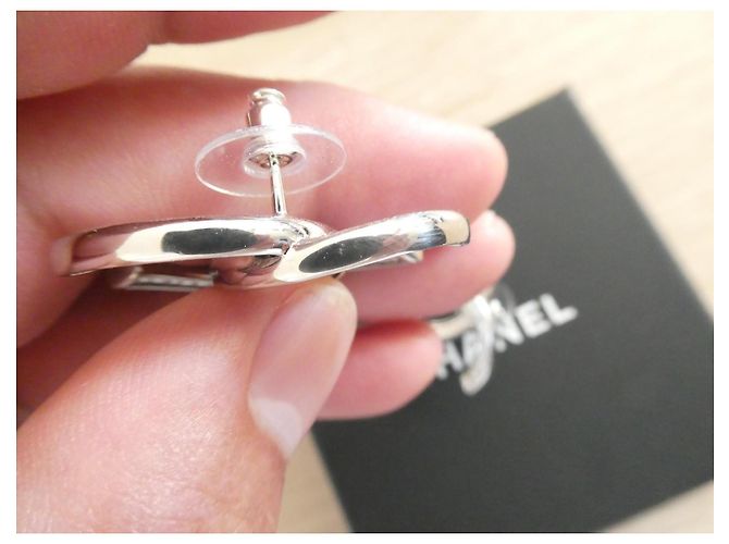 neue Chanel-Ohrringe mit einer Chanel-Box Silber - Ansicht 6