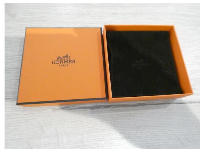 Bracciale Hermès Kelly double tour 36 cm con la sua scatola e pochette in velluto Nero - vista 5