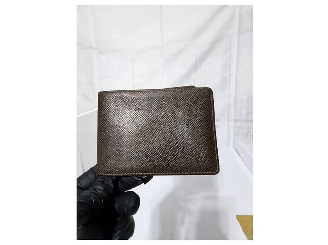 Billetera Bifold Taiga Louis Vuitton Marrón Castaño - vista 10