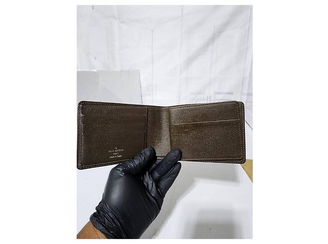 Billetera Bifold Taiga Louis Vuitton Marrón Castaño - vista 7