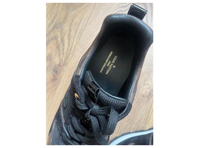 Louis Vuitton Run Away Sneaker Schwarz Leder - Ansicht 3