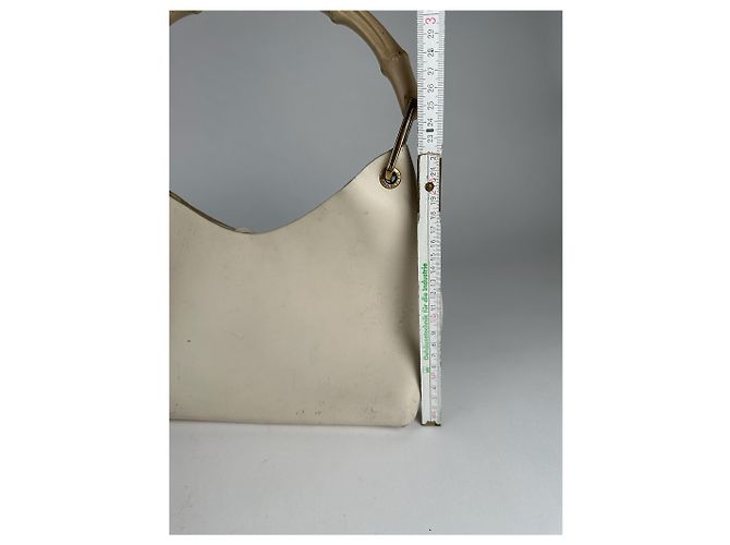 Bamboo Vintage Gucci Lederhandtasche mit Bambus in Weiß - Ansicht 15