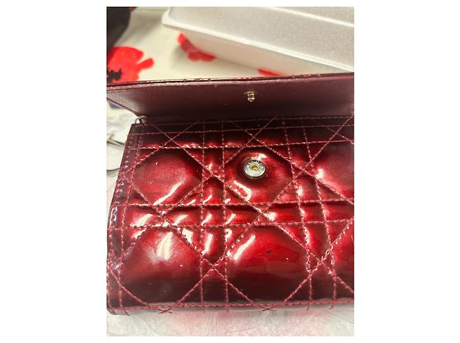 Dior Lady Dior Geldbörse Dunkelrot Lackleder Bordeaux - Ansicht 9