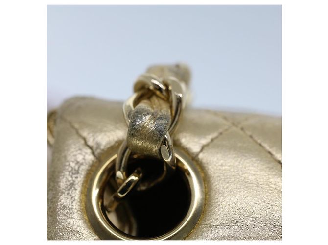 CHANEL Matelassé Borsa a Spalla con Catena e Chiusura Girevole in Pelle di Agnello Oro CC Auth 53752SA - vista 9