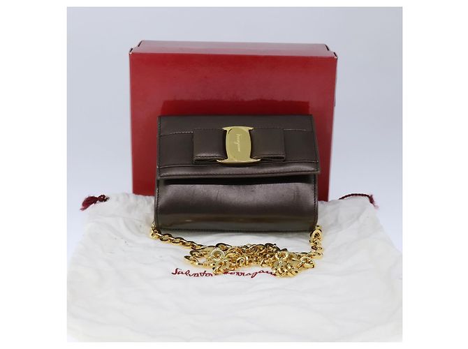 Borsa a spalla Vala Chain in pelle marrone e oro di Salvatore Ferragamo Auth yk16268 D'oro - vista 12
