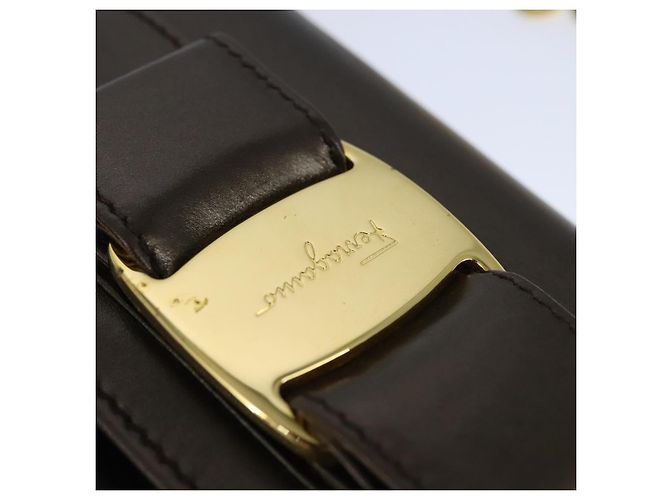 Borsa a spalla Vala Chain in pelle marrone e oro di Salvatore Ferragamo Auth yk16268 D'oro - vista 8