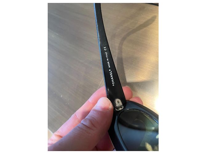 Occhiali da sole Chanel neri e bianchi in plastica Nero Bianco - vista 5