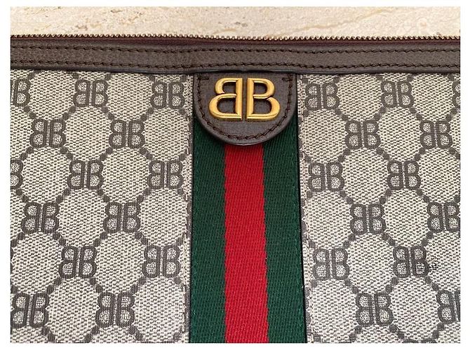 Clutch Gucci x Balenciaga Hackers Project Monogram Marrone - vista 3