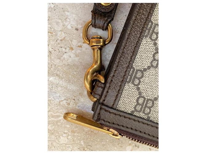 Clutch Gucci x Balenciaga Hackers Project Monogram Marrone - vista 4
