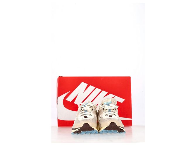 Tênis Nike Zoom Vomero 5 em sintético bege - vista 12