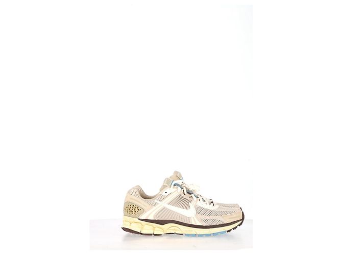Tênis Nike Zoom Vomero 5 em sintético bege - vista 15